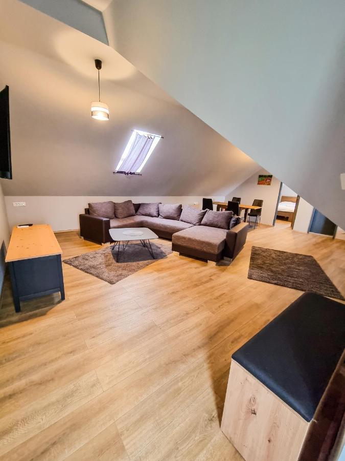 Xxl Rooms Осиек Экстерьер фото