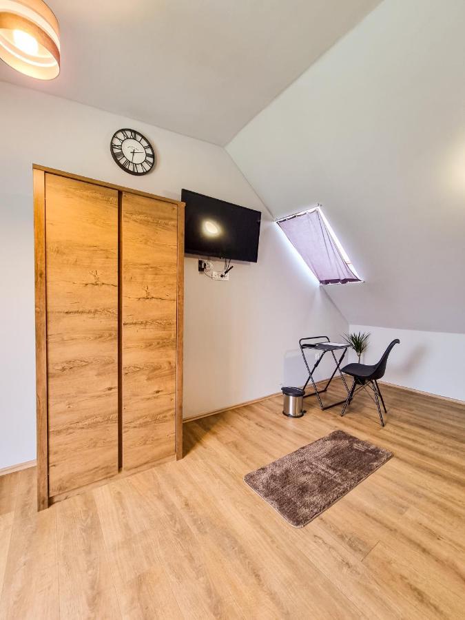 Xxl Rooms Осиек Экстерьер фото