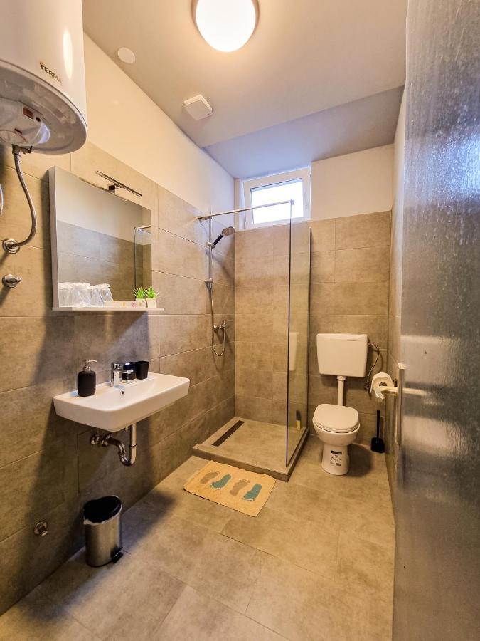 Xxl Rooms Осиек Экстерьер фото