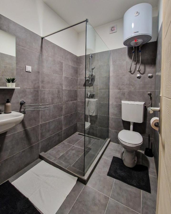 Xxl Rooms Осиек Экстерьер фото