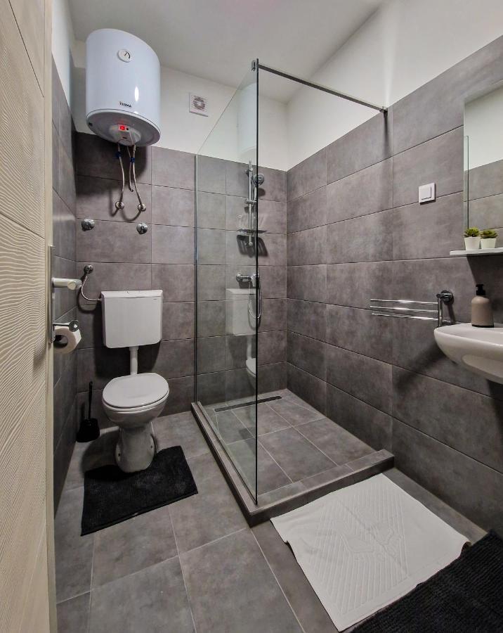 Xxl Rooms Осиек Экстерьер фото