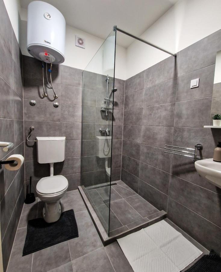 Xxl Rooms Осиек Экстерьер фото