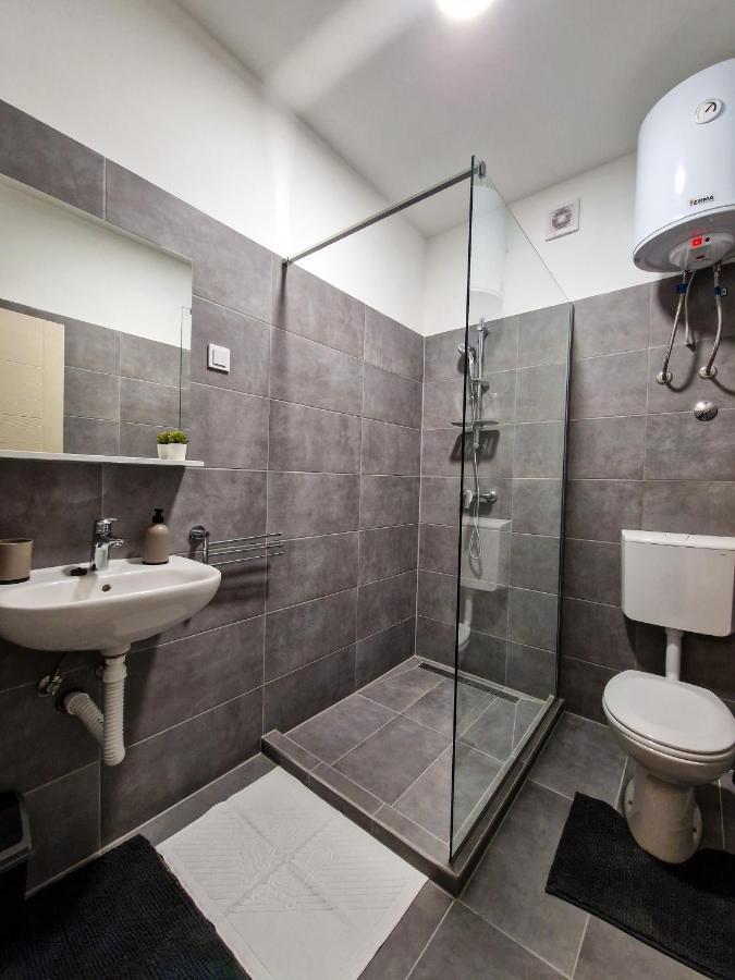 Xxl Rooms Осиек Экстерьер фото