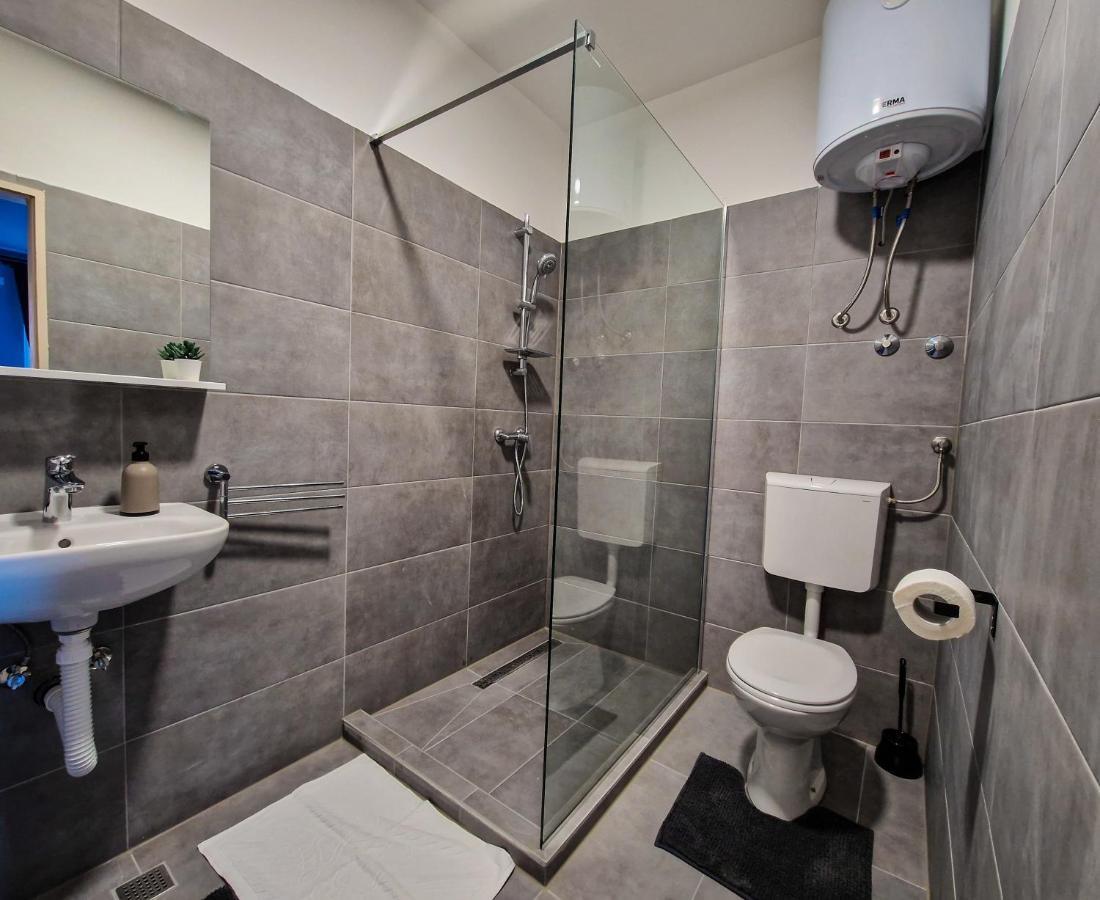 Xxl Rooms Осиек Экстерьер фото