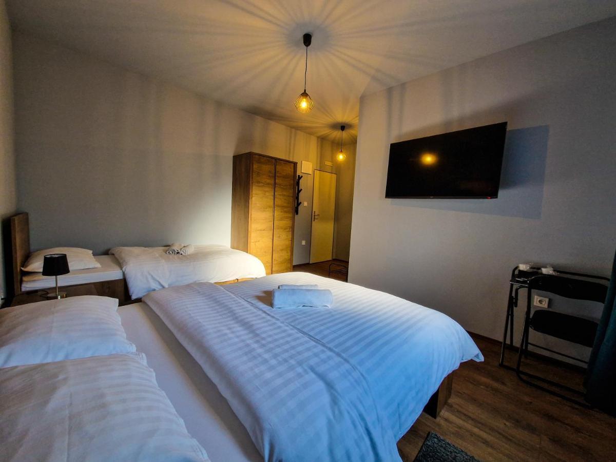 Xxl Rooms Осиек Экстерьер фото