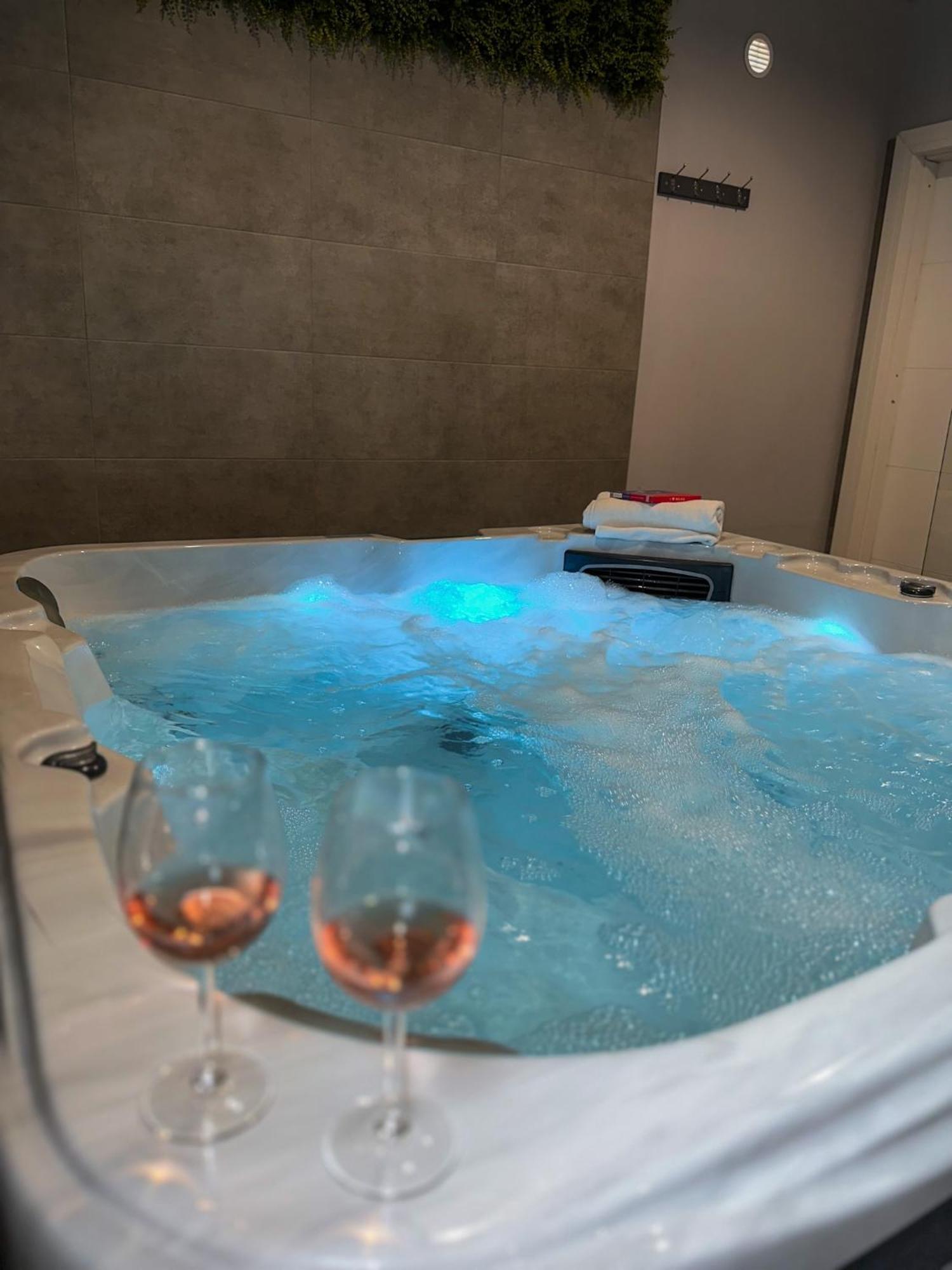 Xxl Rooms Осиек Экстерьер фото
